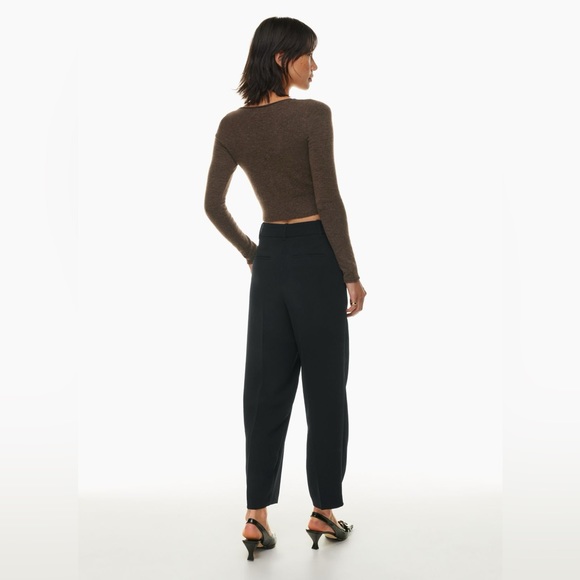 Aritzia Carrot Pant - Black, 8 - Picture 5 of 5